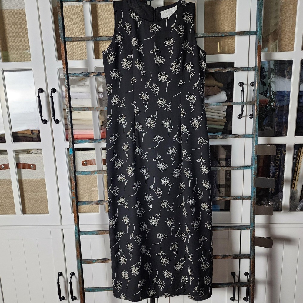 4 vintage black with white basic floral sleeveless dress